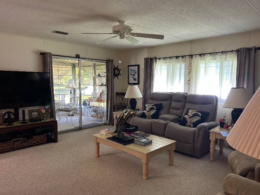 7907 Lakeshore Drive a Ellenton, FL Mobile or Manufactured Home for Sale